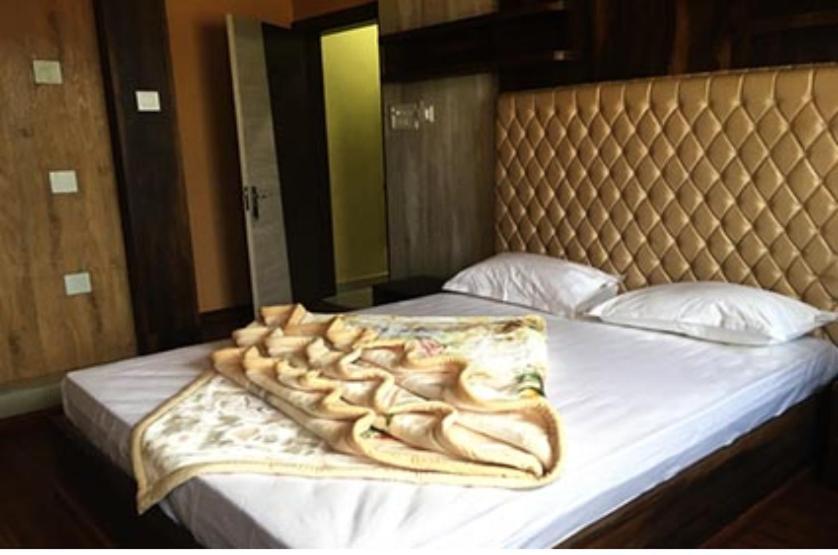 Hotel Himalaya Агартала Экстерьер фото